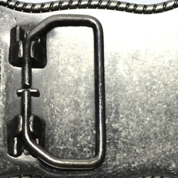 Levi Strauss Belt Buckle Silver Color Rope Like Edgework - Picture 2 of 3